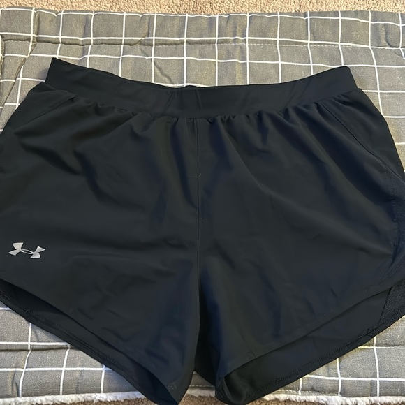 Black Under Armour Fly By Shorts - Picture 1 of 3